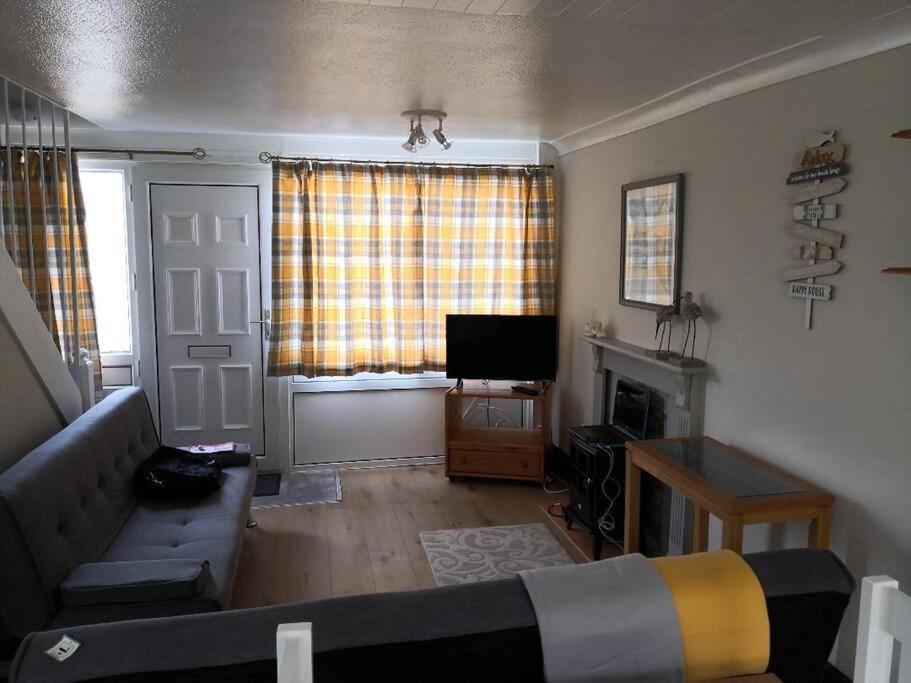 'Le Chalet Ii' Free Unlimited Wifi 2 Bed Chalet House Hodgeston Bagian luar foto